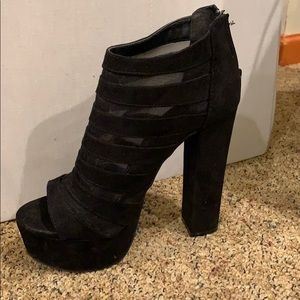 Shoe
